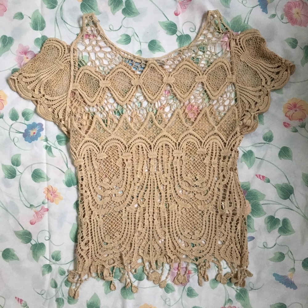 🌱 Knit Top w/ Tassels 🌱